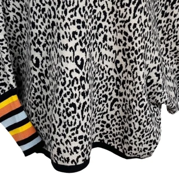 Cozy Leopard Print V-Neck Sweater L Rainbow Trim Dolman Sleeve Gray Black - Picture 5 of 10